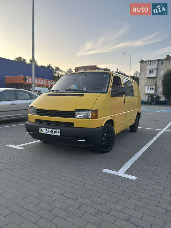 Минивэн Volkswagen Transporter 1999 в Калуше