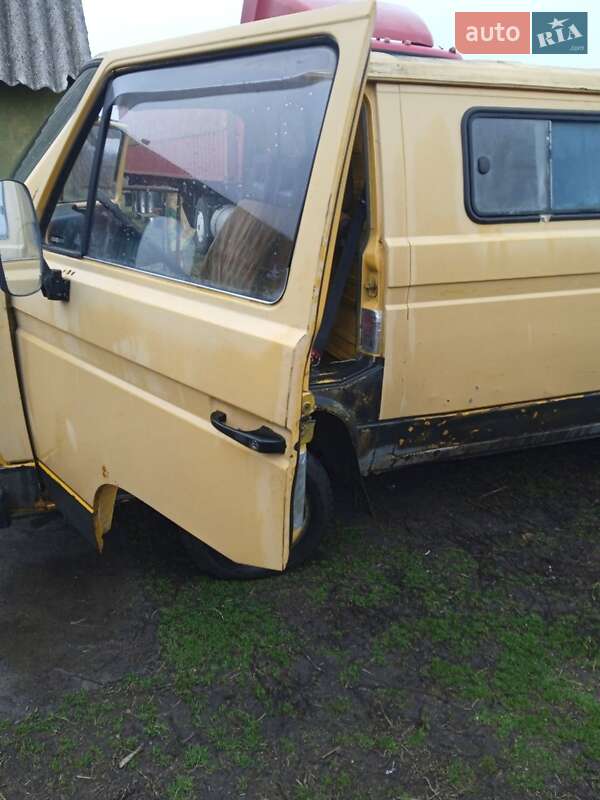 Микроавтобус Volkswagen Transporter 1986 в 