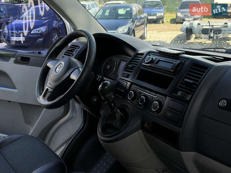 Мінівен Volkswagen Transporter 2010 в Харкові