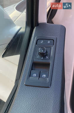 Минивэн Volkswagen Transporter 2016 в 