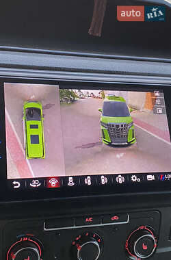 Минивэн Volkswagen Transporter 2016 в 