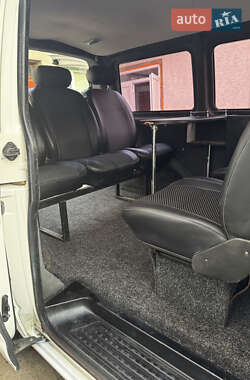 Минивэн Volkswagen Transporter 2004 в 