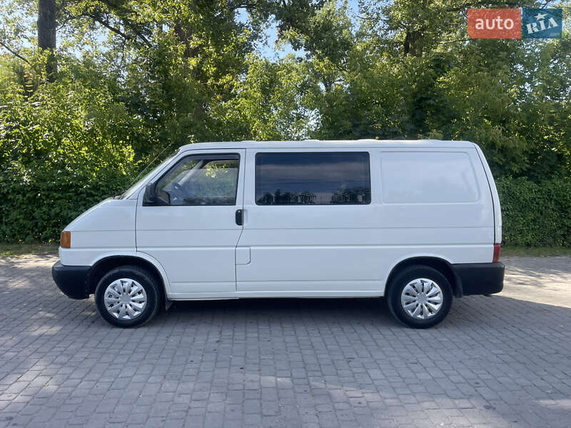 Минивэн Volkswagen Transporter 2000 в Городке