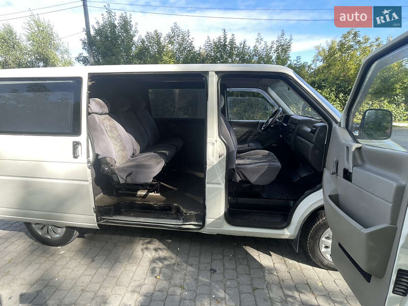 Минивэн Volkswagen Transporter 2000 в Городке