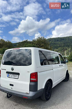 Минивэн Volkswagen Transporter 2010 в 