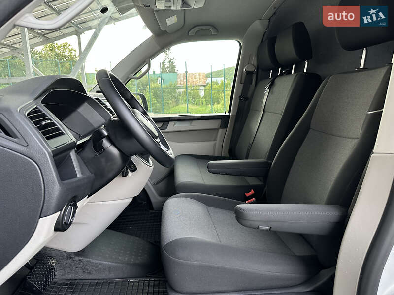 Вантажний фургон Volkswagen Transporter 2018 в Львові