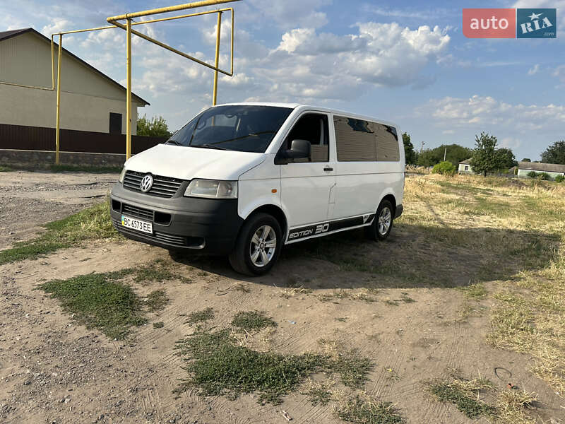 Минивэн Volkswagen Transporter 2004 в 