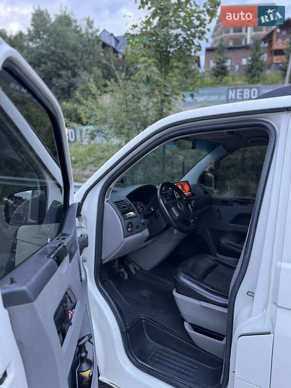 Минивэн Volkswagen Transporter 2004 в Буковеле