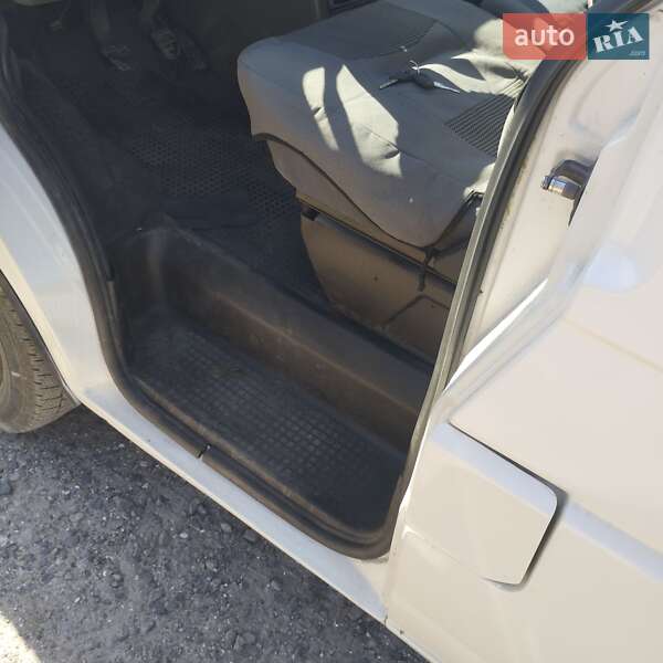 Минивэн Volkswagen Transporter 2003 в Черкассах