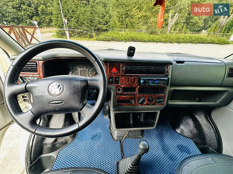 Минивэн Volkswagen Transporter 2002 в Львове