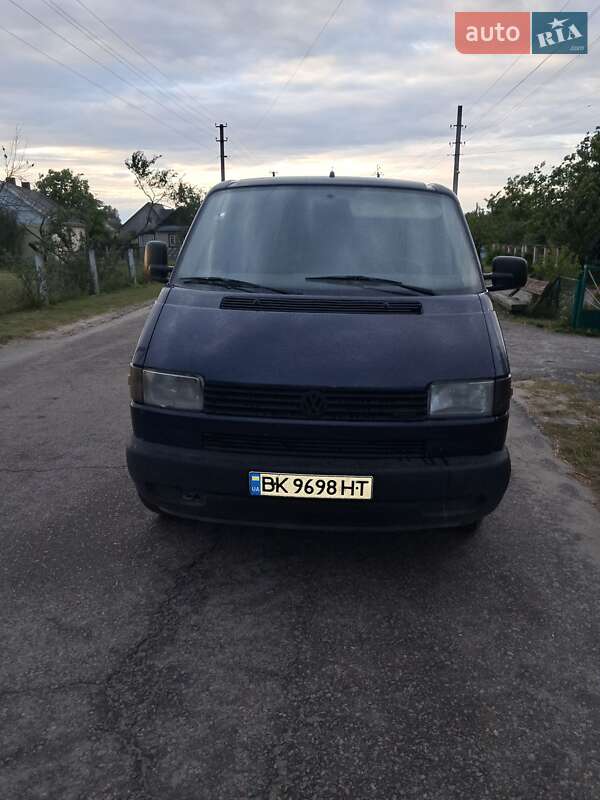 Минивэн Volkswagen Transporter 1997 в Сарнах