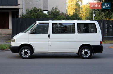 Минивэн Volkswagen Transporter 2000 в 