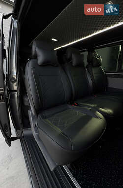 Минивэн Volkswagen Transporter 2021 в 