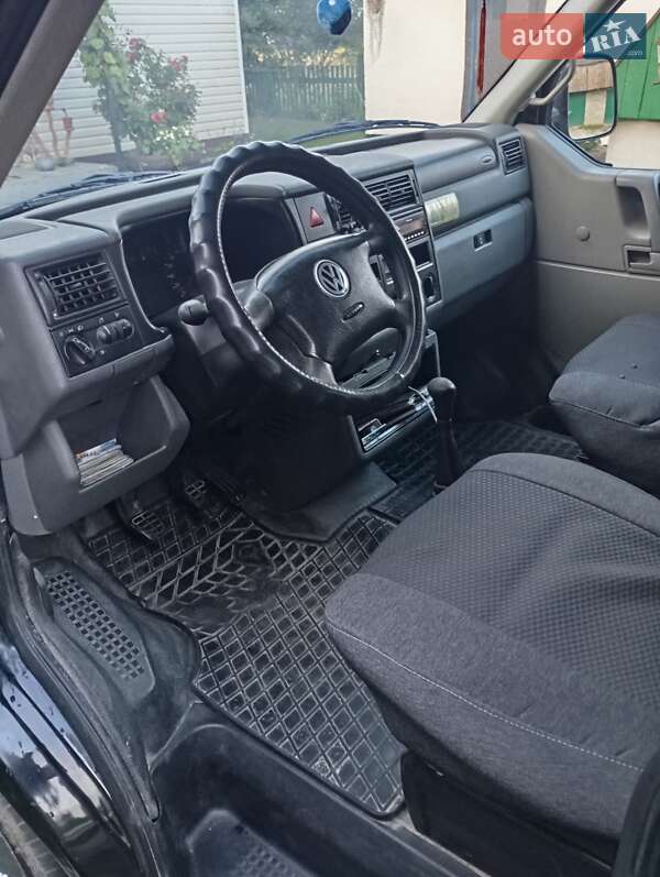 Микроавтобус Volkswagen Transporter 2001 в Березному