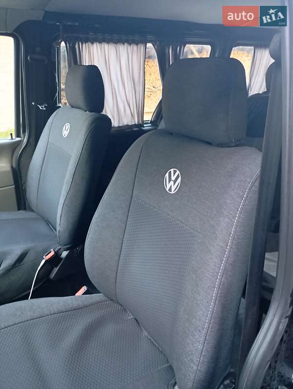 Микроавтобус Volkswagen Transporter 2001 в Березному