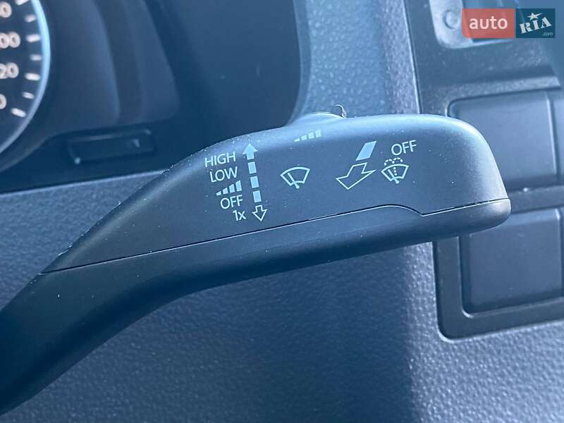 Грузопассажирский фургон Volkswagen Transporter 2013 в Киеве
