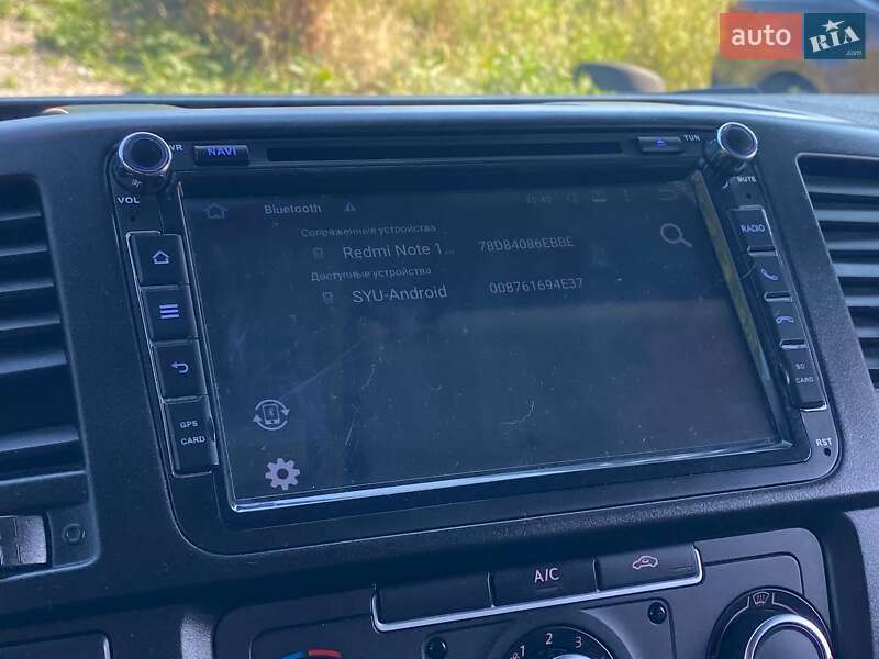 Грузопассажирский фургон Volkswagen Transporter 2013 в Киеве