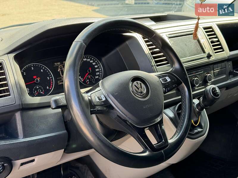 Грузопассажирский фургон Volkswagen Transporter 2016 в Виннице