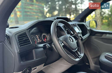 Минивэн Volkswagen Transporter 2016 в 