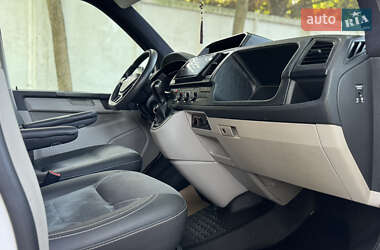 Минивэн Volkswagen Transporter 2016 в 