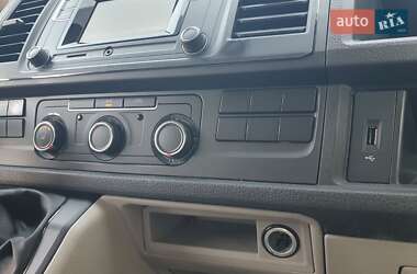 Грузовой фургон Volkswagen Transporter 2017 в 