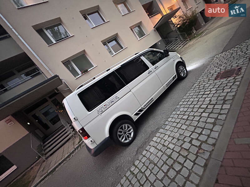 Минивэн Volkswagen Transporter 2008 в Рахове