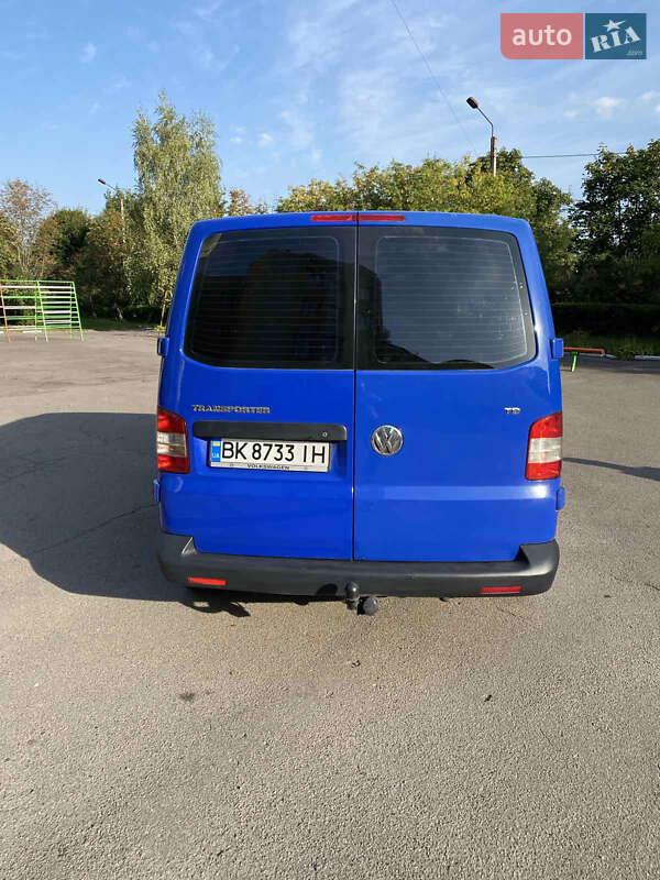 Минивэн Volkswagen Transporter 2010 в Ровно