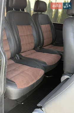 Минивэн Volkswagen Transporter 2012 в 