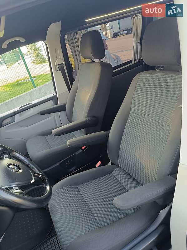 Минивэн Volkswagen Transporter 2016 в Львове
