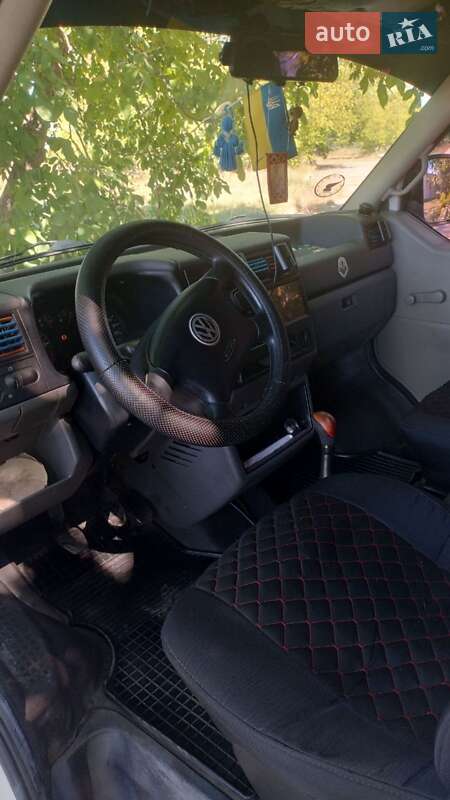 Минивэн Volkswagen Transporter 2001 в Благовещенском
