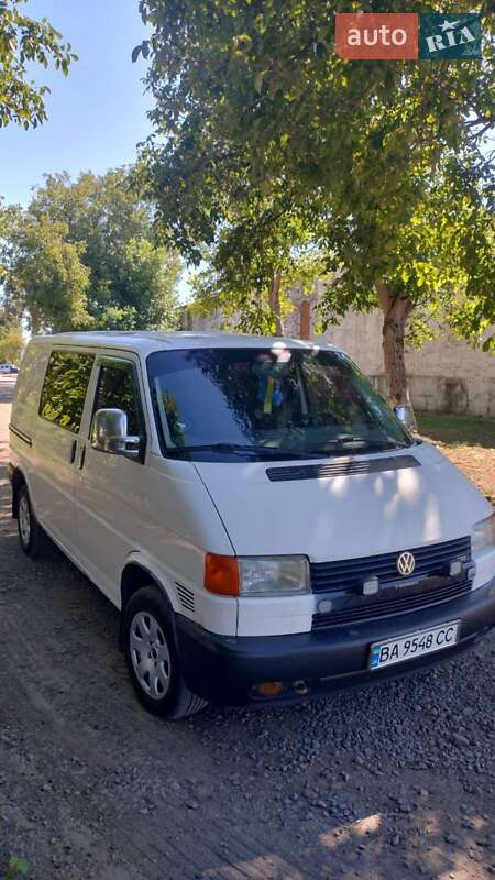 Минивэн Volkswagen Transporter 2001 в Благовещенском