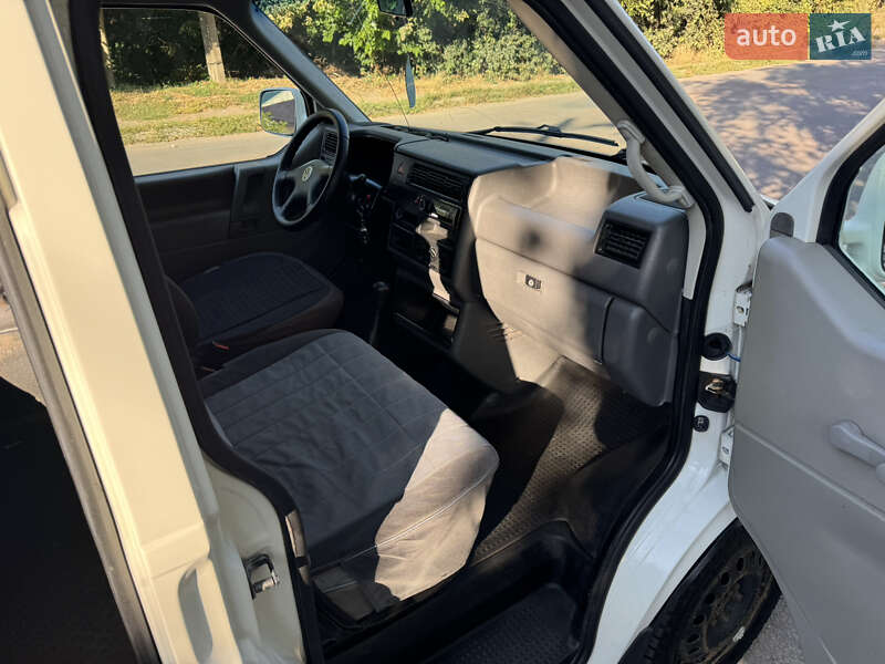 Мінівен Volkswagen Transporter 2002 в Кропивницькому
