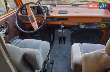 Минивэн Volkswagen Transporter 1984 в 