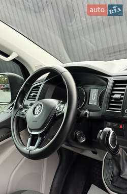 Минивэн Volkswagen Transporter 2019 в 