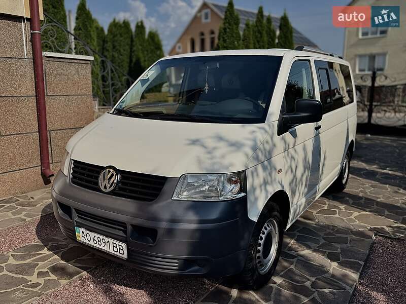 Минивэн Volkswagen Transporter 2009 в 