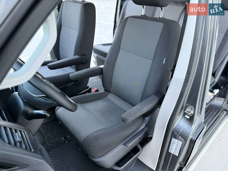 Минивэн Volkswagen Transporter 2016 в Днепре