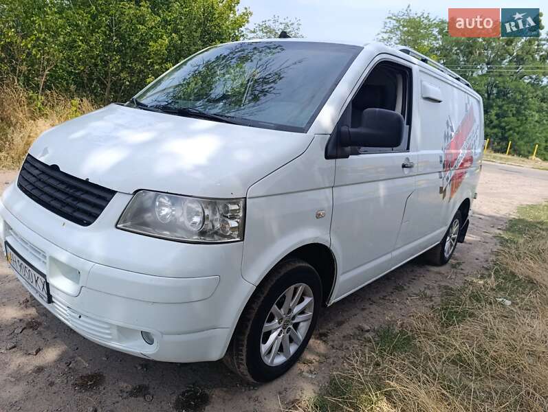 Грузовой фургон Volkswagen Transporter 2004 в Смеле