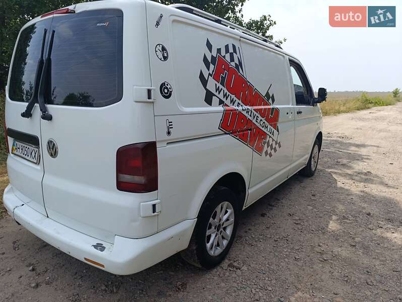 Грузовой фургон Volkswagen Transporter 2004 в Смеле