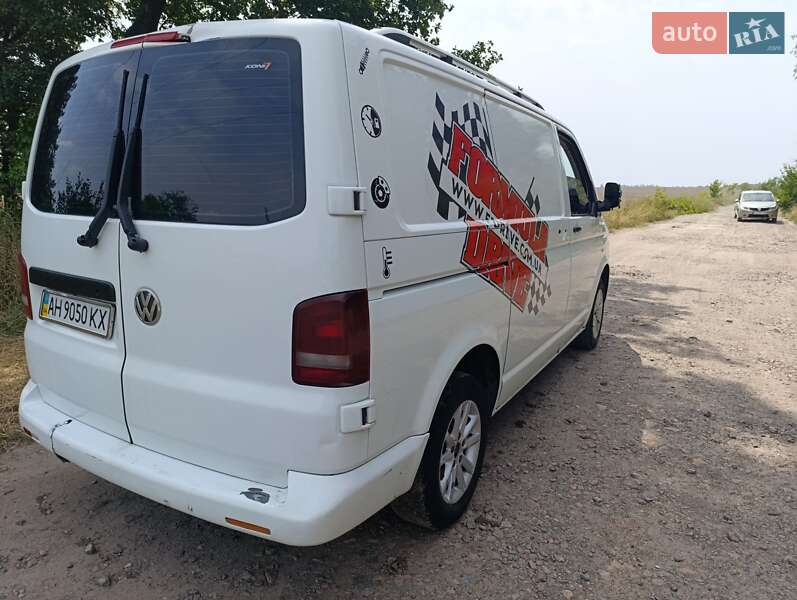 Грузовой фургон Volkswagen Transporter 2004 в Смеле