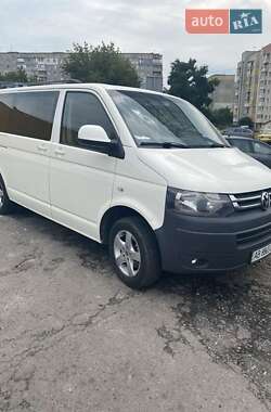 Минивэн Volkswagen Transporter 2010 в 