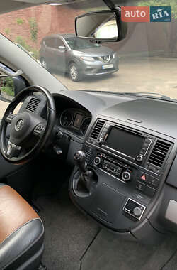 Минивэн Volkswagen Transporter 2013 в 
