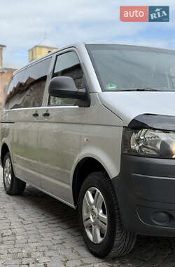 Минивэн Volkswagen Transporter 2011 в 