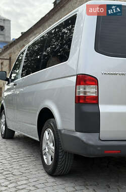 Минивэн Volkswagen Transporter 2011 в 