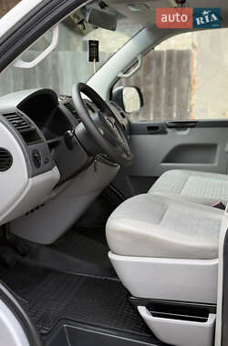Минивэн Volkswagen Transporter 2011 в 