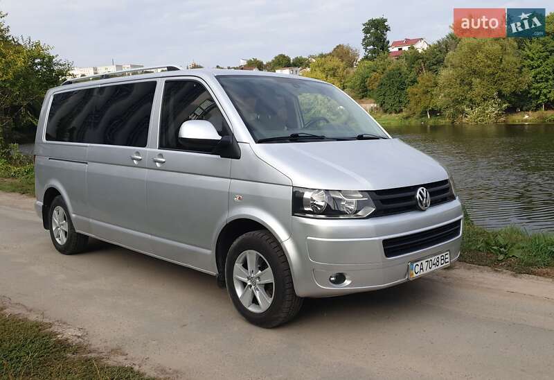 Минивэн Volkswagen Transporter 2013 в 