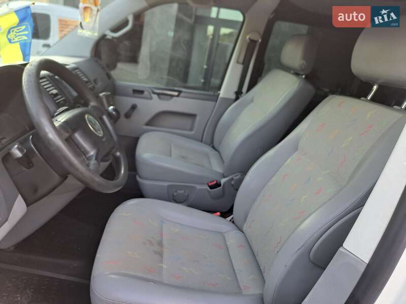 Мікроавтобус Volkswagen Transporter 2004 в Тячеві