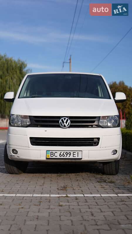 Грузовой фургон Volkswagen Transporter 2010 в Киеве