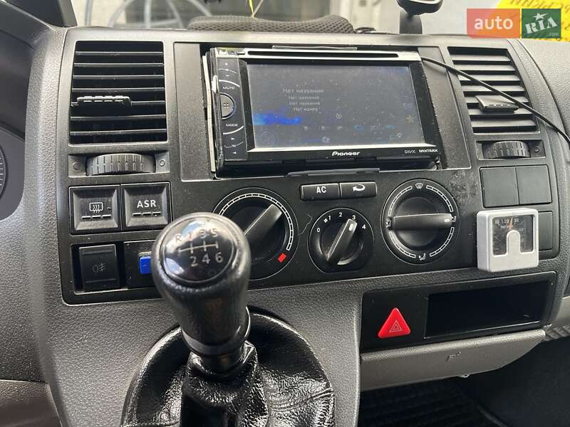 Минивэн Volkswagen Transporter 2004 в Черновцах
