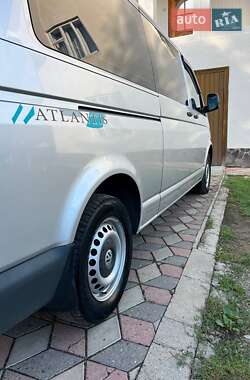 Минивэн Volkswagen Transporter 2009 в 