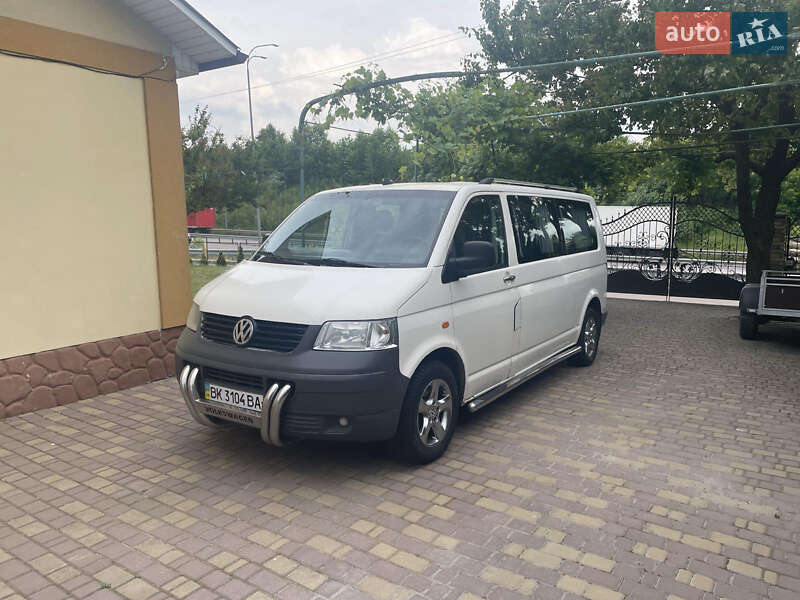 Минивэн Volkswagen Transporter 2004 в Ровно